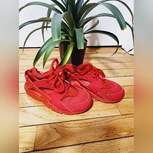 Nike Air Huarache Kids 2Y Red Running Shoes Low Top Lace Up Sneakers Boys Girls